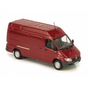 1/43 Mercedes-Benz Sprinter Classic фургон красный