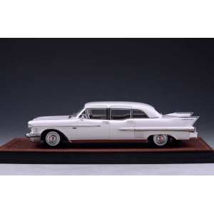 1/43 Cadillac Fleetwood 75 Limousine 1958 белый