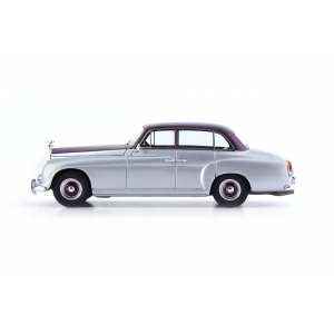 1/43 Rolls Royce Silver Dawn Ghia 1952 серебристый с бордовым