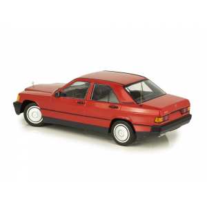 1/18 Mercedes Benz 190E (W201) 1982 красный