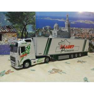 1/43 VOLVO FH4 Globetrotter с полуприцепом-рефрижератором CHEREAU MAURY PRIMEURS 2014