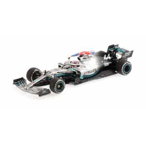 1/43 Mercedes-AMG Petronas Motorsport F1 W10 EQ Power+ Lewis Hamilton с флагом Победитель British GP 2019 Льюис Хэмилтон