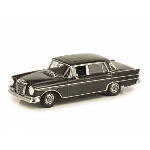 1/43 Mercedes-Benz 300SEL W111 1963 темно-серый