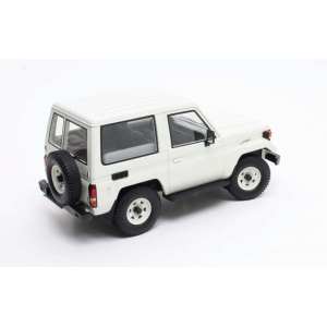 1/18 Toyota Land Cruiser BJ70 1984-1989 белый