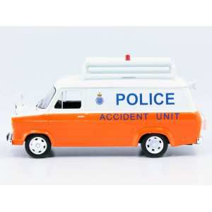 1/43 Ford Transit MK1 Городская полиция Великобритании (с журналом)