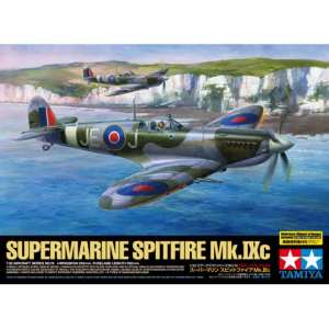 1/32 Английский истребитель Supermarine Spitfire Mk.IXc , с набором фототравления, 2 фигурами пилотов и подставкой