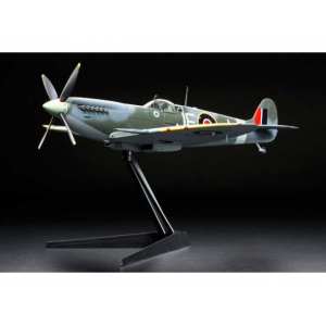 1/32 Английский истребитель Supermarine Spitfire Mk.IXc , с набором фототравления, 2 фигурами пилотов и подставкой