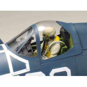 1/32 Vought F4U-1D Corsair с набором фототравления, и подставкой