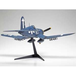 1/32 Vought F4U-1D Corsair с набором фототравления, и подставкой