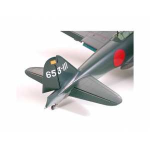 1/32 Японский истребитель A6M5 Zero Model 52 (Zeke), фототравление, 2 фигуры пилотов, подставка