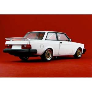 1/18 Volvo 240 TURBO PLAIN BODY VERSION белый