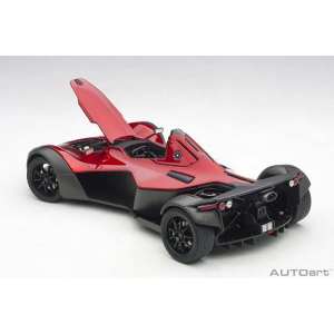 1/18 BAC Mono 2011 красный металлик