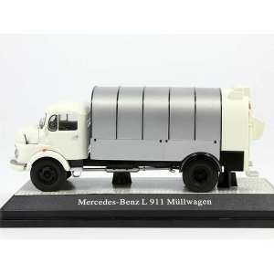 1/43 Mercedes-Benz L911 bin lorry truck, white