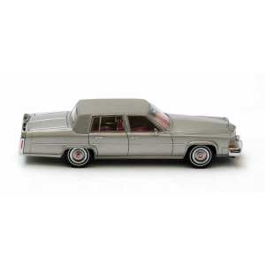 1/43 Cadillac FLEETWOOD BROUGHAM 1980 Silver/Grey