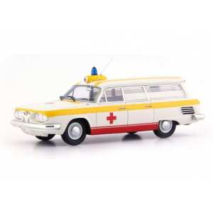 1/43 Tatra 603A Sanitka / Ambulance 1961 Скорая помощь (с буклетом) белый с желтым и красным