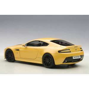 1/18 Aston Martin V12 Vantage S 2015 желтый металлик