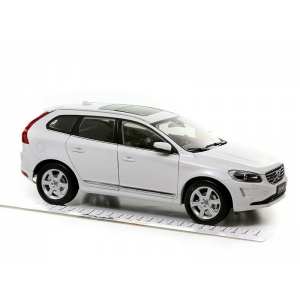 1/18 Volvo XC60 2015 crystal white pearl