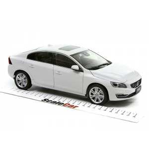 1/18 Volvo S60 2015 crystal white pearl
