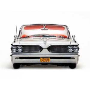 1/18 Pontiac Bonneville 1959 convertible cameo ivory белый
