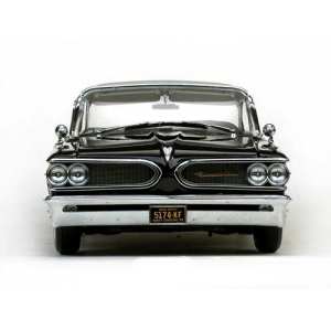 1/18 Pontiac Bonneville Hard Top 1959 cameo ivory/regent black бежевый/черный