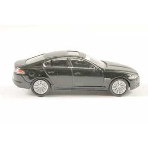 1/76 Jaguar XF Saloon 2008 черный