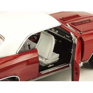 1/18 Chevrolet Chevelle 1966 красный с белым