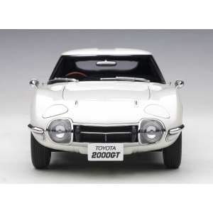 1/18 Toyota 2000 GT Coupe 1965 белый