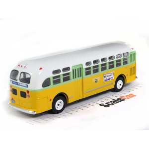 1/43 GM TDH-3610 Rosa Parks USA 1955 желтый с белым