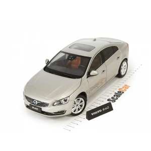 1/18 Volvo S60 2015 seashell