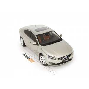 1/18 Volvo S60 2015 seashell