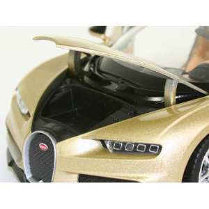 1/24 Bugatti Chiron 2016 золотой с черным