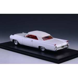 1/43 Cadillac Eldorado Convertible (закрытый) 1964 белый