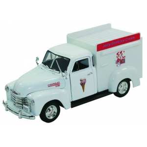 1/32 Chevrolet 1953 Ice Cream truck белый