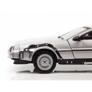 1/24 DeLorean DMC-12 Back to the Future 2 (из к/ф Назад в будущее 2) 1983