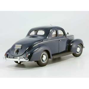 1/18 Ford Deluxe Coupe 1939 синий