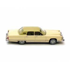 1/43 Lincoln CONTINENTAL TOWN CAR 1977 Yellow