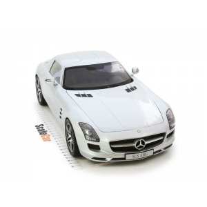 1/12 Mercedes-Benz SLS-AMG C197 серебристый