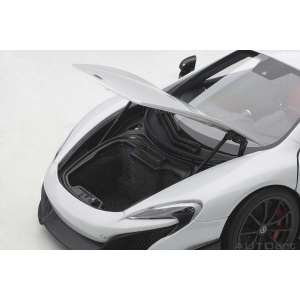 1/18 McLaren 675LT белый