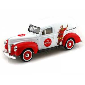 1/24 Ford Delivery Van 1940 Coca-Cola Weihnchtsmann красный с белым