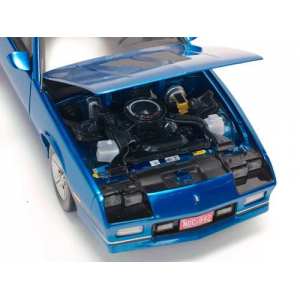 1/18 Chevrolet Camaro IROC-Z 1985 синий