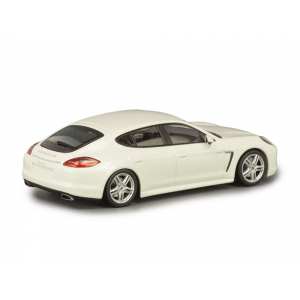 1/43 Porsche Panamera Diesel 2012 белый