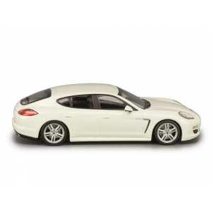 1/43 Porsche Panamera Diesel 2012 белый