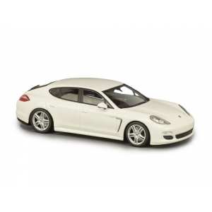 1/43 Porsche Panamera Diesel 2012 белый