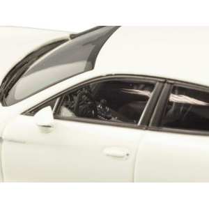 1/43 Porsche Panamera Diesel 2012 белый