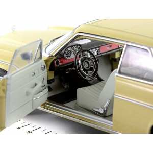 1/18 Mercedes-Benz Strich 8 Coupe 1968 W114 бежевый