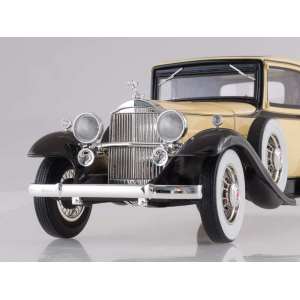 1/18 Packard 902 Standart Eight Coupe 1932 желтый с черным