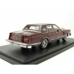 1/43 Lincoln Continental Mk VI Signature Series 1980 бордовый металлик