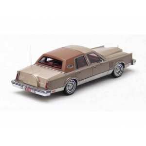 1/43 Lincoln Mark VI Sedan Beige over Grey 1979