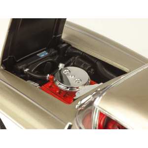 1/18 Chevrolet Corvette 1961 серый металлик с серебристым