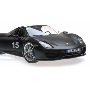 1/18 Porsche 918 Spyder 2013 с пакетом Weissach черный матовый